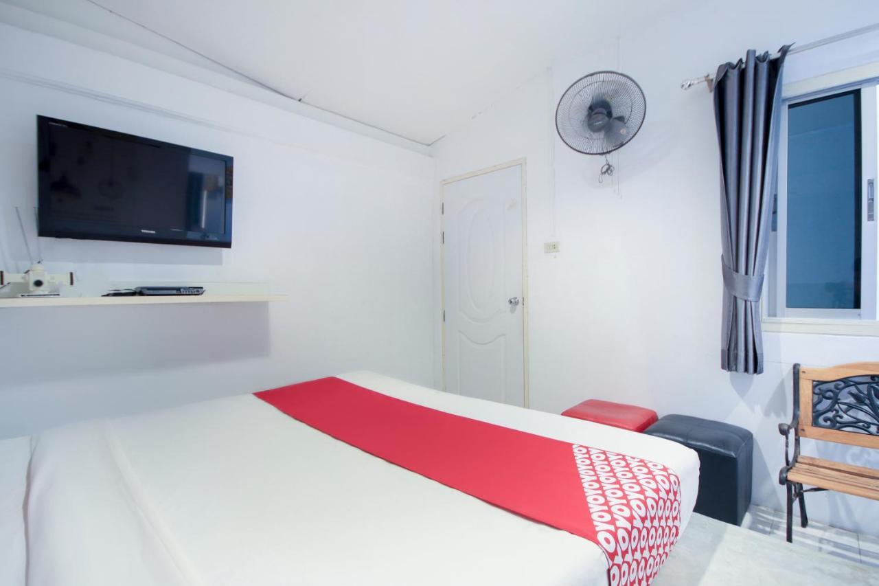 OYO 1054 Phuket Backpacker Hostel Exterior foto